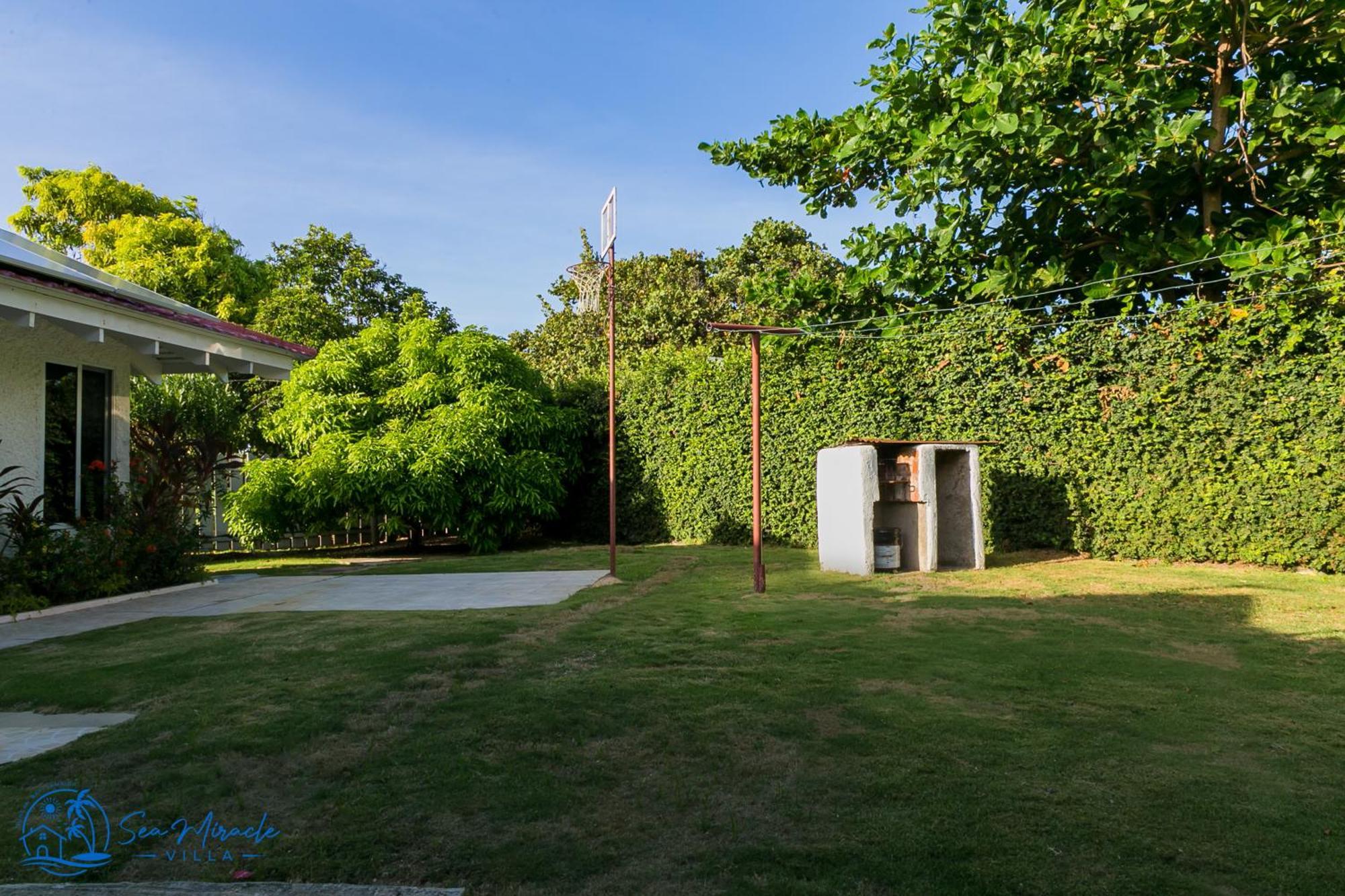 Sea Miracle Villa/Beach Cottage Silver Sands Exterior photo
